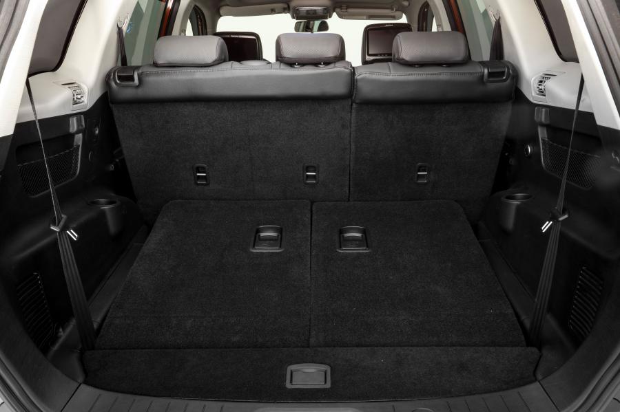 Багажник Mahindra XUV500 W10 2019 года  (EU) (фото 32 из 40)